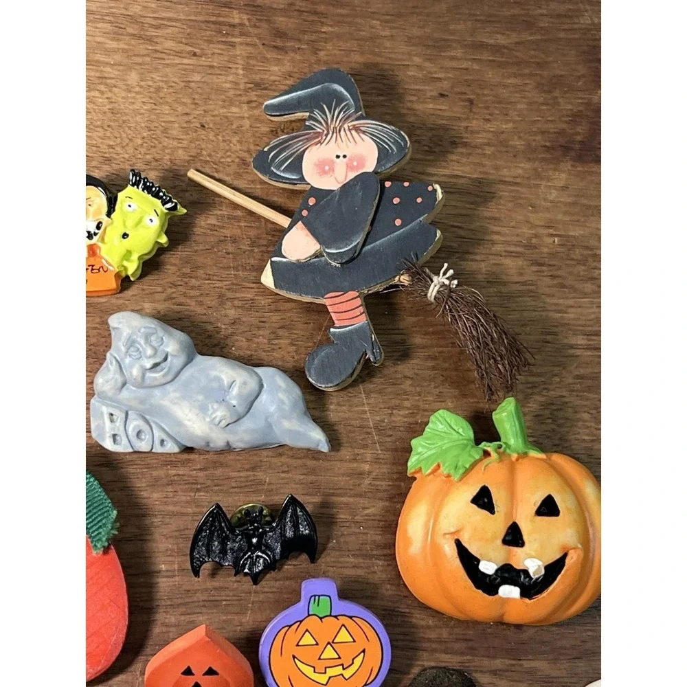 Small Lot-80s 90s Y2K Nostalgia Halloween Pins Brooch Ghost Holiday Nostalgia